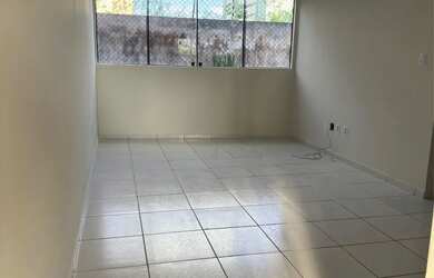 Imagem: O apartamento possui 3 Dormitórios, 2 Banheiros e 1 Vaga na