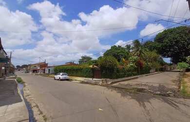 Imagem: A casa possui 2 Dormitórios, 2 Banheiros e está localizado