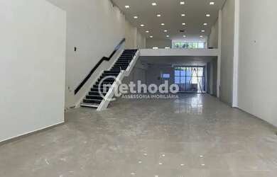 Imagem: O depósito à venda possui 5 Vagas na garagem, 706m² de Área