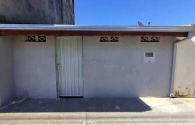 Imagem: A casa possui 1 Dormitório, 1 Banheiro e 50m² de Área e está