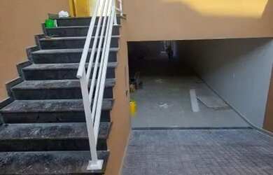 Imagem: A casa possui 2 Dormitórios, 2 Banheiros, 5 Vagas na garagem