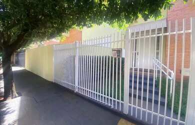 Imagem: A casa para alugar possui 3 Dormitórios, 5 Banheiros, 5 Vagas