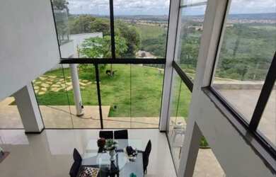 Imagem: A casa em condomínio possui 5 Dormitórios, 5 Banheiros, 4