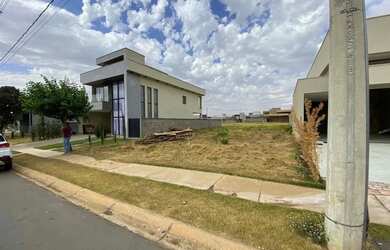 Imagem: TERRENO EM CONDOMÍNIO REGISTRADO BEM LOCALIZADO OPORTUNIDADE