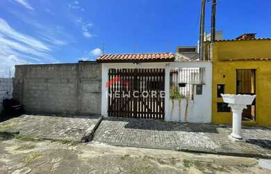 Imagem: A casa possui 2 Dormitórios, 3 Banheiros, 3 Vagas na garagem