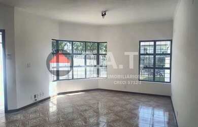 Imagem: A casa possui 3 Dormitórios, 1 Banheiro, 5 Vagas na garagem