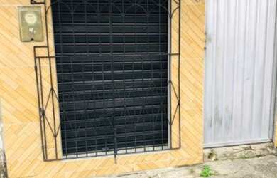 Imagem: A casa possui 2 Dormitórios e 1 Banheiro e está localizado