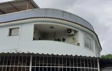 Imagem: O depósito possui 1 Vaga na garagem, 180m² de Área e está