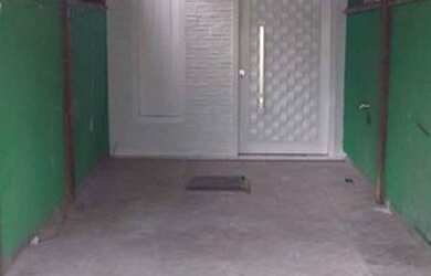 Imagem: A casa possui 2 Dormitórios, 2 Banheiros, 2 Vagas na garagem