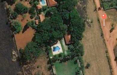 Imagem: O terreno possui 9987m² de Área e está localizado em Chácaras