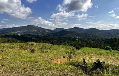 Imagem: O terreno possui 600m² de Área e está localizado em Centro