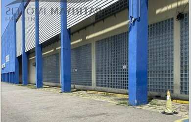 Imagem: O depósito possui 5 Vagas na garagem e 12000m² de Área e