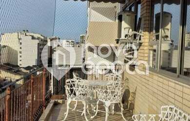 Imagem: O apartamento possui 3 Dormitórios, 3 Banheiros, 2 Vagas na