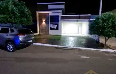 Imagem: A casa em condomínio possui 3 Dormitórios, 3 Banheiros, 4