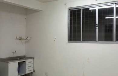 Imagem: A casa possui 2 Dormitórios, 1 Banheiro, 1 Vaga na garagem