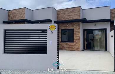 Imagem: A casa possui 2 Dormitórios, 1 Banheiro, 1 Vaga na garagem