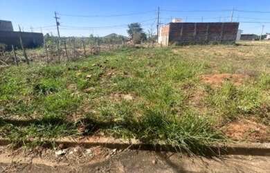 Imagem: O terreno possui 200m² de Área e está localizado em Fazenda