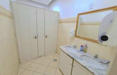 Imagem 10: Andar/laje corporativa para aluguel possui 200 metros quadrados com e...