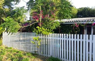 Imagem: A casa em condomínio possui 4 Dormitórios, 1 Banheiro, 1 Vaga