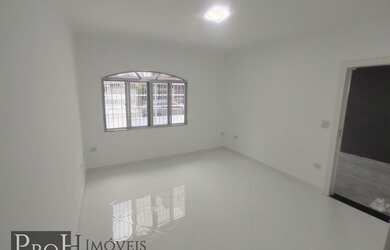 Imagem: A casa possui 2 Dormitórios, 2 Banheiros, 3 Vagas na garagem