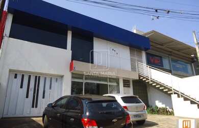 Imagem: O depósito possui 3 Vagas na garagem, 570m² de Área e está