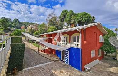 Imagem: O depósito possui 4 Vagas na garagem, 333m² de Área e está