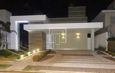 Imagem: A casa em condomínio possui 3 Dormitórios, 4 Banheiros, 4