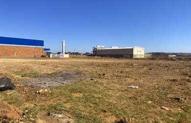 Imagem: O terreno possui 5024m² de Área e está localizado em Parque