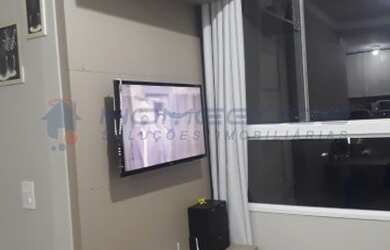 Imagem: O apartamento possui 2 Dormitórios, 1 Banheiro, 1 Vaga na garagem