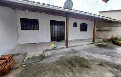 Imagem: A casa em condomínio possui 3 Dormitórios, 1 Banheiro, 1 Vaga