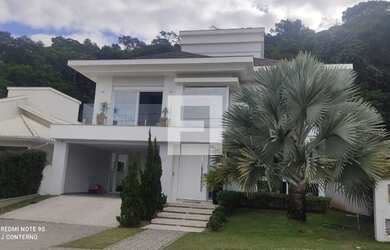 Imagem: A casa em condomínio possui 3 Dormitórios, 5 Banheiros, 2