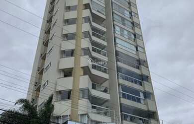 Imagem: O apartamento possui 3 Dormitórios, 1 Banheiro, 2 Vagas na