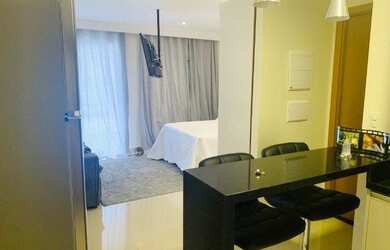 Imagem: O studio possui 1 Dormitório, 1 Banheiro, 1 Vaga na garagem