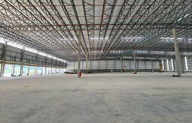 Imagem: O depósito possui 5 Vagas na garagem, 68.000m² de Área e