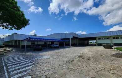 Imagem: O depósito possui 5 Vagas na garagem, 1.725m² de Área e