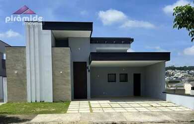 Imagem: A casa em condomínio possui 3 Dormitórios, 2 Banheiros, 4