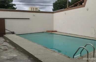 Imagem: A casa possui 2 Dormitórios, 3 Banheiros, 2 Vagas na garagem