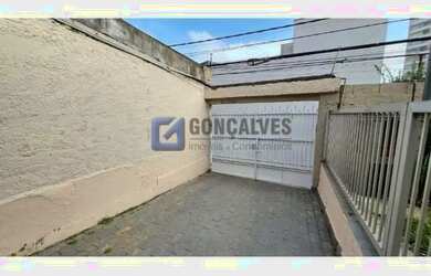 Imagem: A casa possui 4 Dormitórios, 3 Banheiros, 5 Vagas na garagem