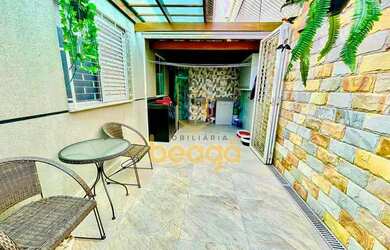 Imagem: O apartamento possui 3 Dormitórios, 2 Banheiros, 2 Vagas na