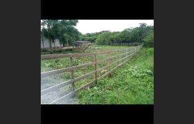 Imagem: A chácara possui 460m² de Área e está localizado em Laguna