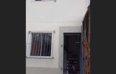 Imagem: A casa possui 2 Dormitórios, 1 Banheiro, 1 Vaga na garagem