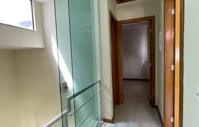 Imagem: A casa em condomínio possui 3 Dormitórios, 3 Banheiros, 2