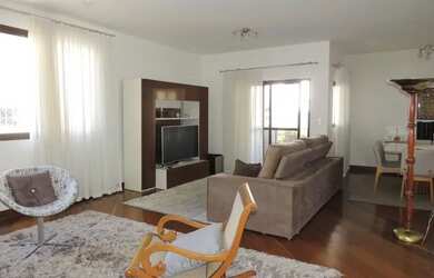 Imagem: O apartamento possui 4 Dormitórios, 5 Banheiros, 2 Vagas na