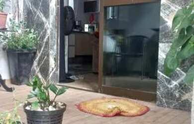 Imagem: A casa possui 2 Dormitórios, 1 Banheiro e está localizado