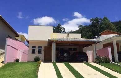 Imagem: A casa em condomínio possui 3 Dormitórios, 4 Banheiros, 2