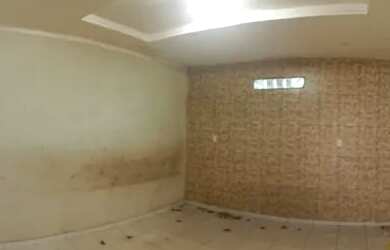 Imagem: A casa possui 4 Dormitórios, 2 Banheiros, 4 Vagas na garagem