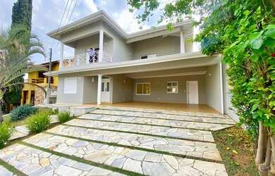 Imagem: A casa em condomínio possui 4 Dormitórios, 5 Banheiros, 2