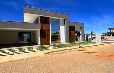 Imagem: A casa em condomínio possui 3 Dormitórios, 5 Banheiros, 4