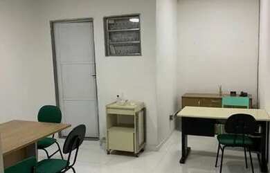 Imagem 4: ALUGO GALPÃO. Churrasqueira, 300m² de Áreae5 Vagas na garagem