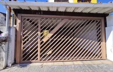 Imagem: A casa possui 3 Dormitórios, 3 Banheiros, 3 Vagas na garagem